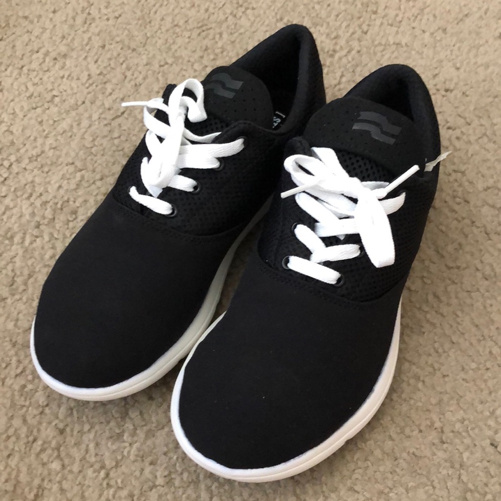 NWT MENS STRIKE MVNT Size 8.5